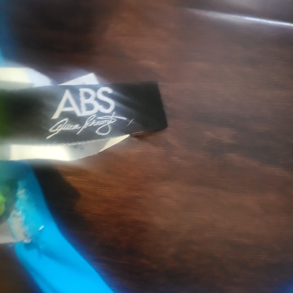 2 piece bathing suit.Pink blue and green. Size 6 - Picture 7 of 7